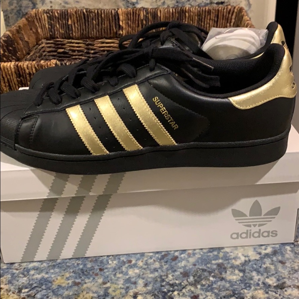 Adidas - Picture 3 of 4